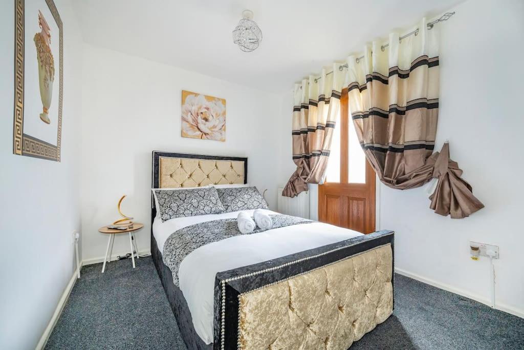 *C.Sani* Setup For Your Most Relaxed & Amazing Stay + Free Parking + Free Fast Wifi * ลีดส์ ภายนอก รูปภาพ