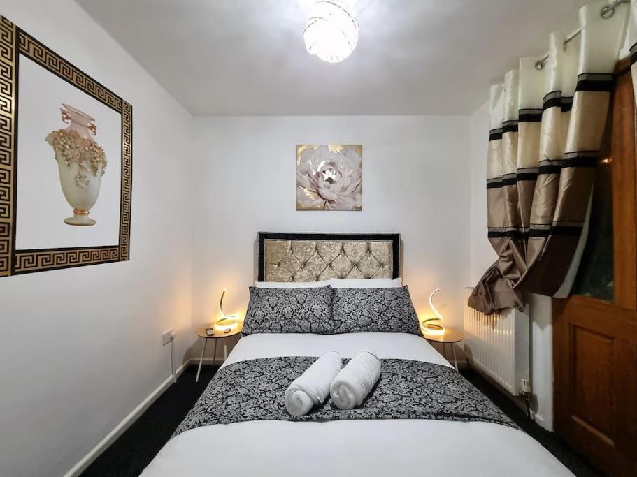 *C.Sani* Setup For Your Most Relaxed & Amazing Stay + Free Parking + Free Fast Wifi * ลีดส์ ภายนอก รูปภาพ